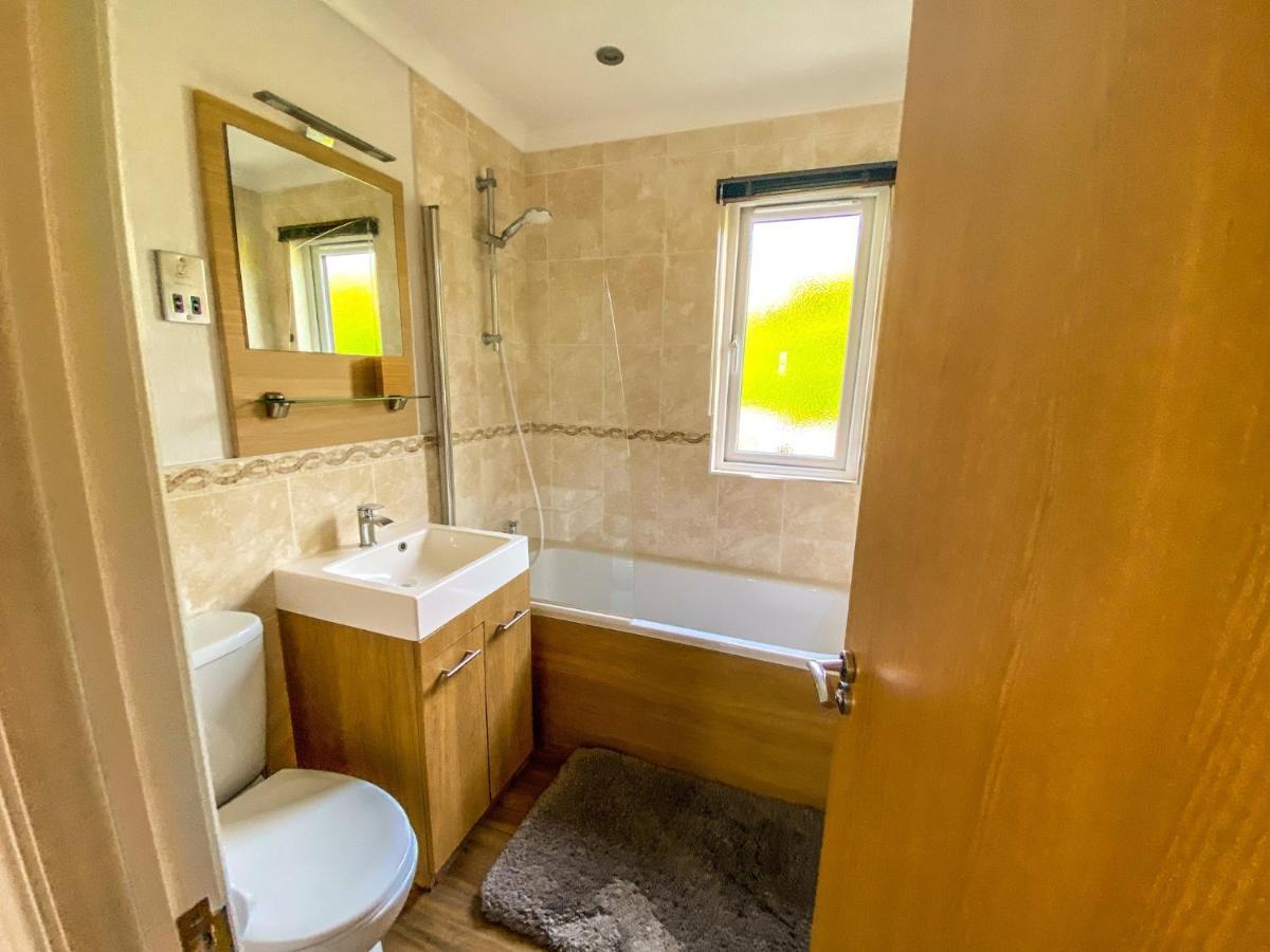 Immaculate 3-Bedroom Private Lodge Near York Buitenkant foto